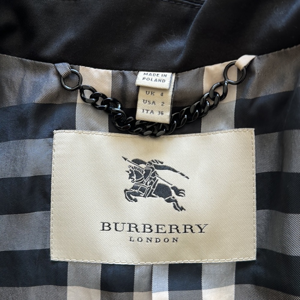 Burberry black blazer US size 2 with black patent detailing - Picture 4 of 5